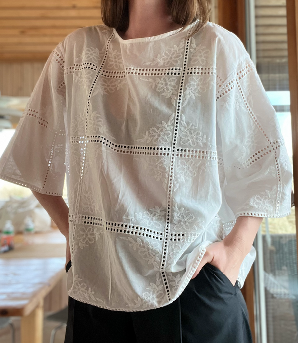 Fiona top - white embroidery
